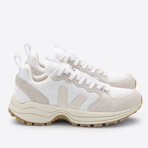 VEJA sneakers, size 9, like new!